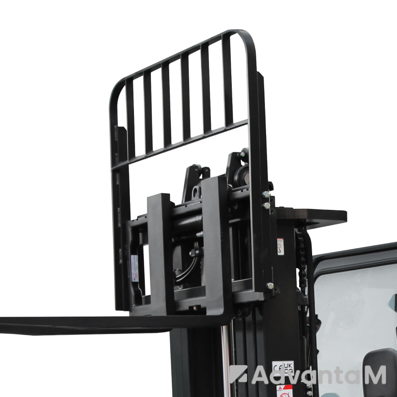 Бензиновый погрузчик с кабиной YETT CPQD35-RC1K2-M300-3W-K - 2